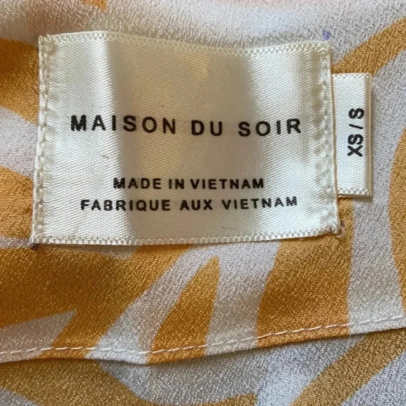 Maison Du Soir | Magnolia Luxe  Robe - Picture 5 of 6